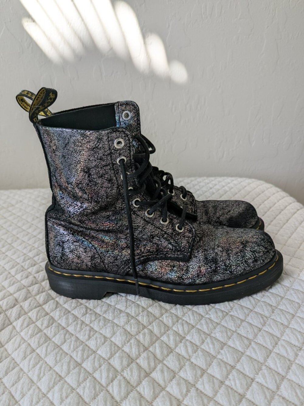 Dr. Martens 1460 Pascal Iridescent Crackle Boots size 8 - Picture 5 of 10